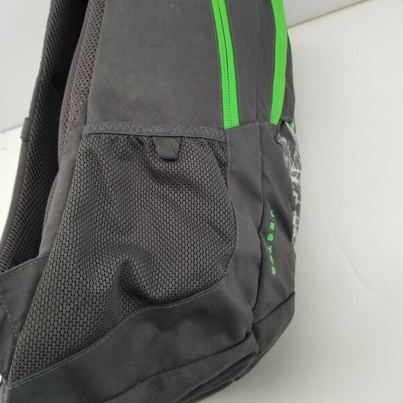 North Face Jester 28 Liter Black Green School Hiking 18 Inch Backpack - Picture 10 of 16